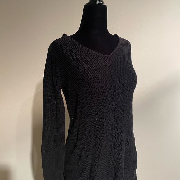 Lululemon sweater in small, merino wool - Picture 2 of 2